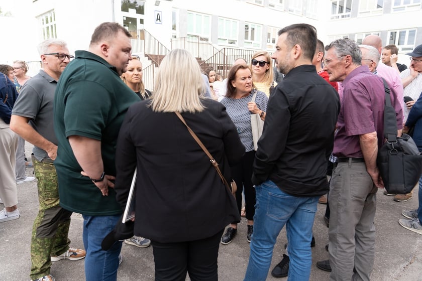 Spotkanie mieszkańców osiedla Kuźniki z prezydentem Wrocławia, Jackiem Sutrykiem