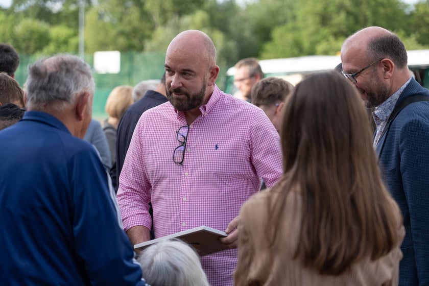 Spotkanie mieszkańców osiedla Kuźniki z prezydentem Wrocławia, Jackiem Sutrykiem