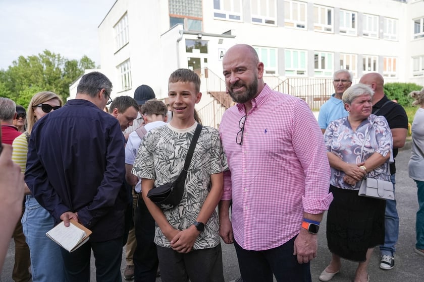 Spotkanie mieszkańców osiedla Kuźniki z prezydentem Wrocławia, Jackiem Sutrykiem