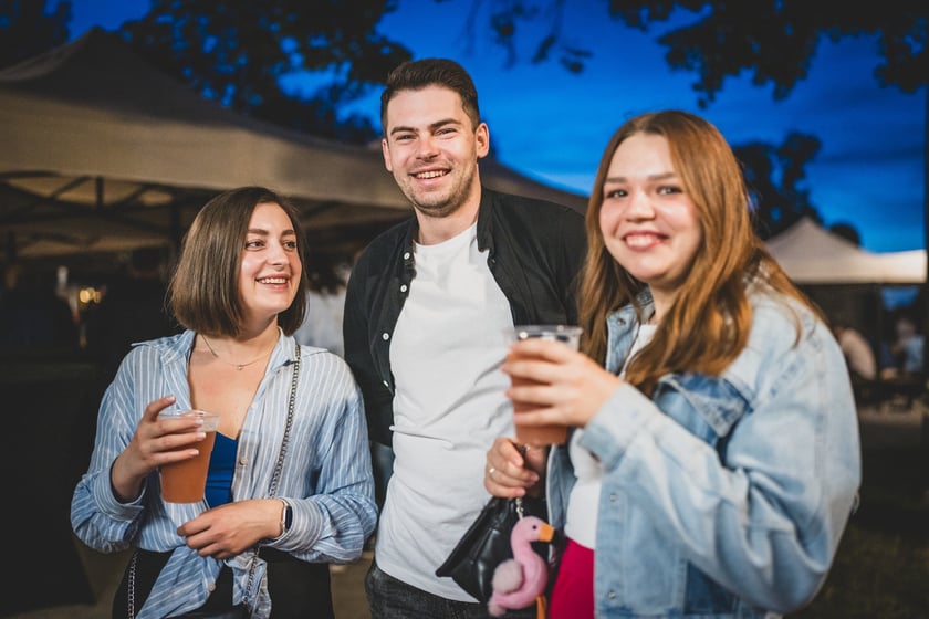 Gastro Miasto na bulwarze Dunikowskiego.