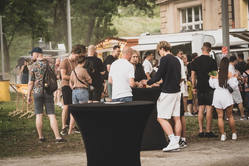 Gastro Miasto na bulwarze Dunikowskiego.