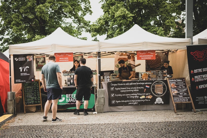 Gastro Miasto na bulwarze Dunikowskiego.