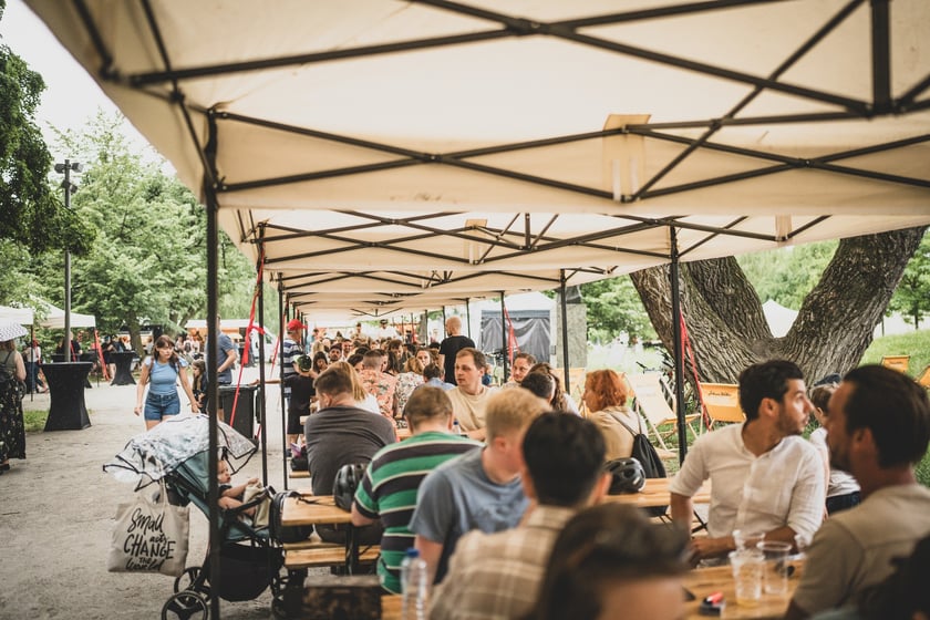 Gastro Miasto na bulwarze Dunikowskiego.