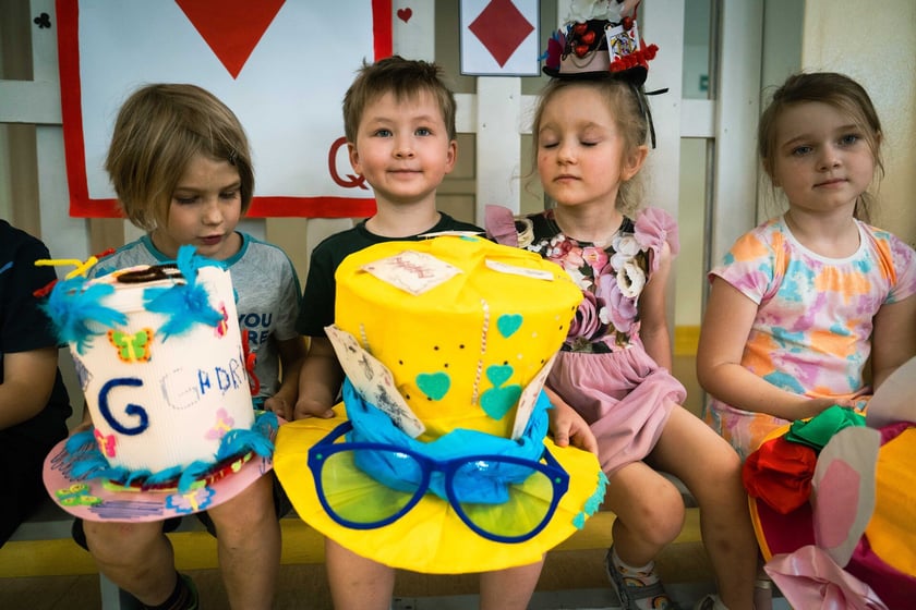 Dzień z „Alicją w Krainie Czarów” w Przedszkolu nr 149 „Tęczowa Polanka” we Wrocławiu