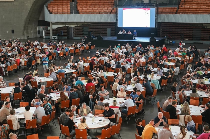 Szkolenie dla członków komisji wyborczych w Hali Stulecia przez wyborami do Parlamentu Europejskiego