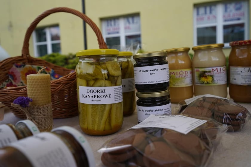 Żywność na Targu Rolnym przy ul. Zwycięskiej