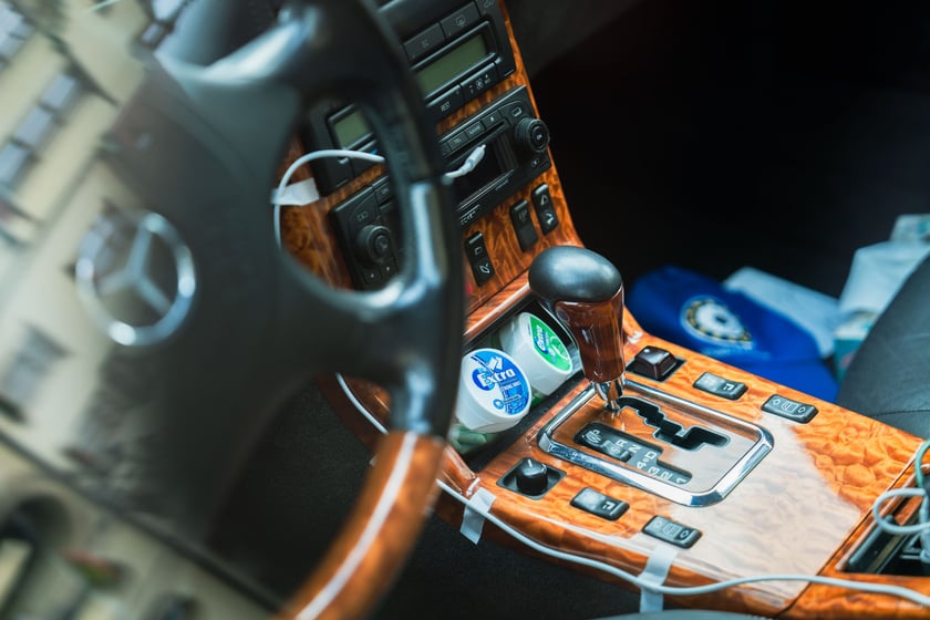 Rajd zabytkowych pojazdów i samochodów elektrycznych na Rynku we Wrocławiu