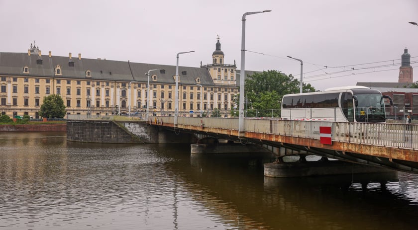 Rozpoczął się remont mostów Uniwersyteckich.
