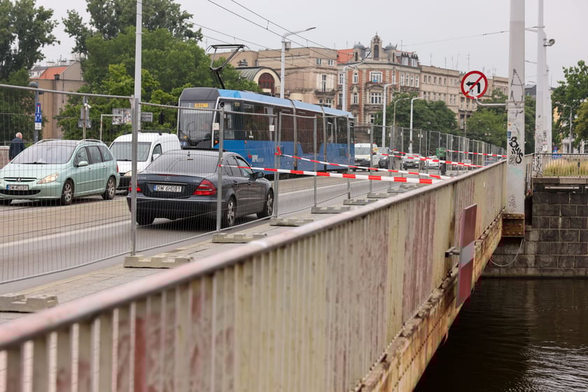 Rozpoczął się remont mostów Uniwersyteckich.