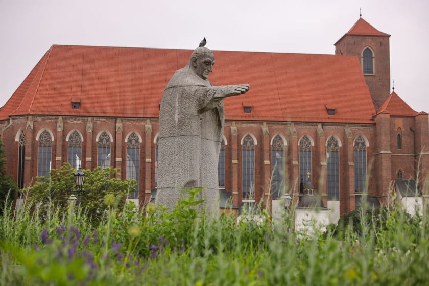 Pomnik papieża Jana XXIII we Wrocławiu