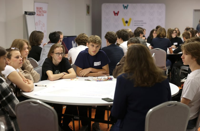 Warsztaty podczas debaty młodzieżowej na temat Strategii Wrocław 2050