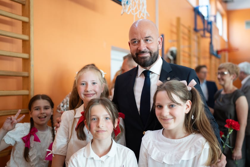 Jubileusz 60-lecia SP nr 64 we Wrocławiu