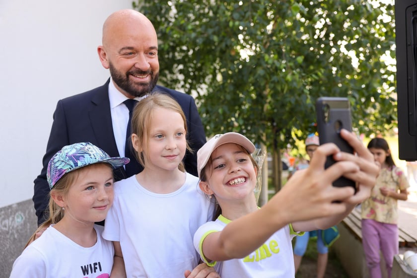 Dzień Sportu w Szkole Podstawowej nr 82 im. Budowniczych Wrocławia przy ul. Blacharskiej 13 (7.06.2024)