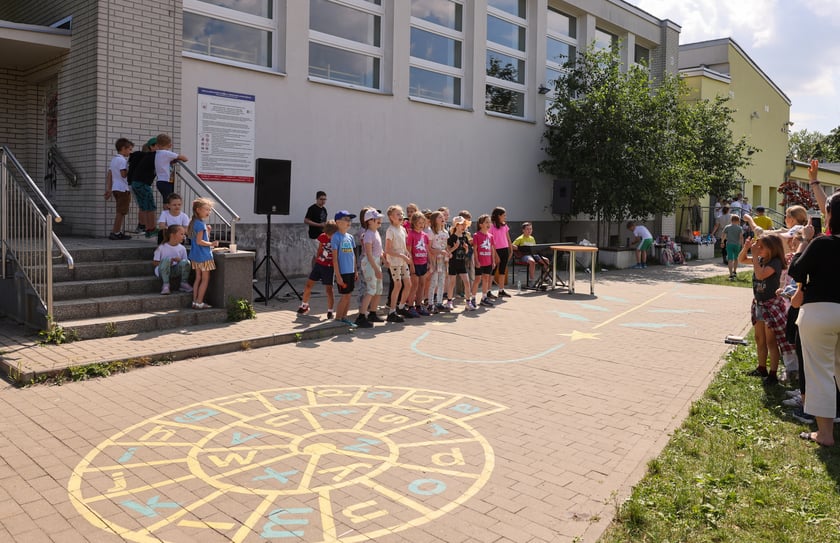 Dzień Sportu w Szkole Podstawowej nr 82 im. Budowniczych Wrocławia przy ul. Blacharskiej 13 (7.06.2024)