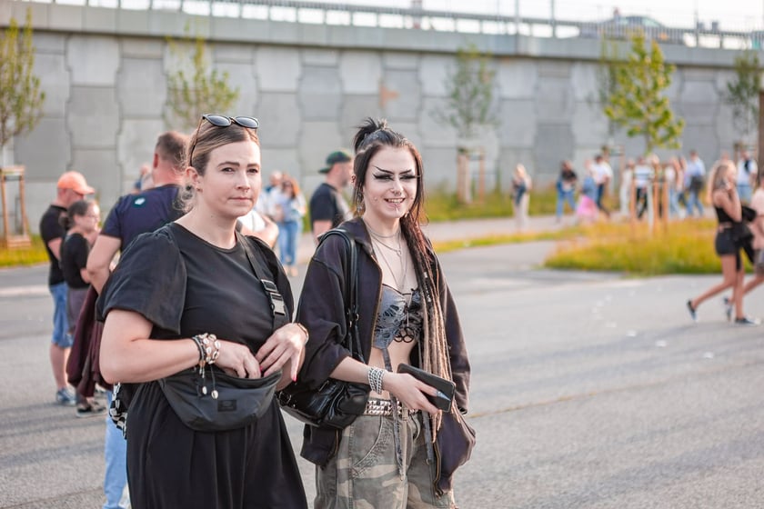 Koncert Dawida Podsiadły na Tarczyński Arena, 08.06.2024. Tłumy fanów ciągną na stadion