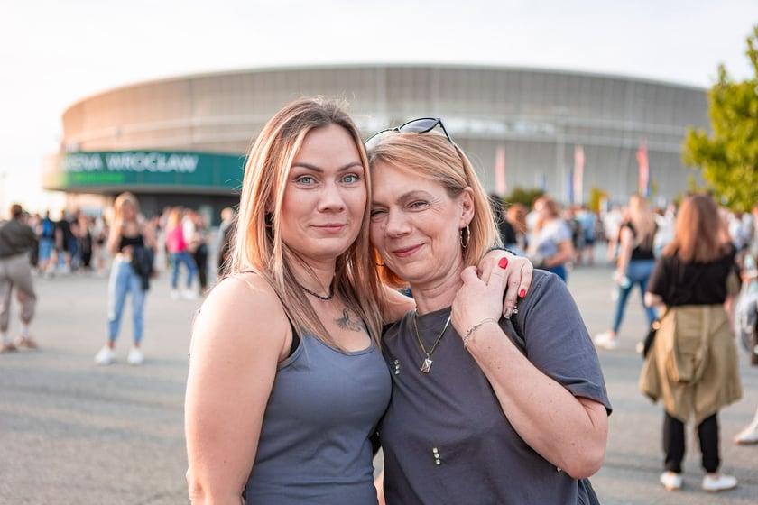 Koncert Dawida Podsiadły na Tarczyński Arena, 08.06.2024. Tłumy fanów ciągną na stadion