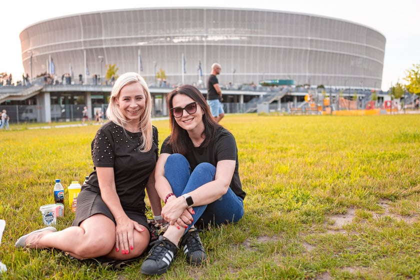 Koncert Dawida Podsiadły na Tarczyński Arena, 08.06.2024. Tłumy fanów ciągną na stadion