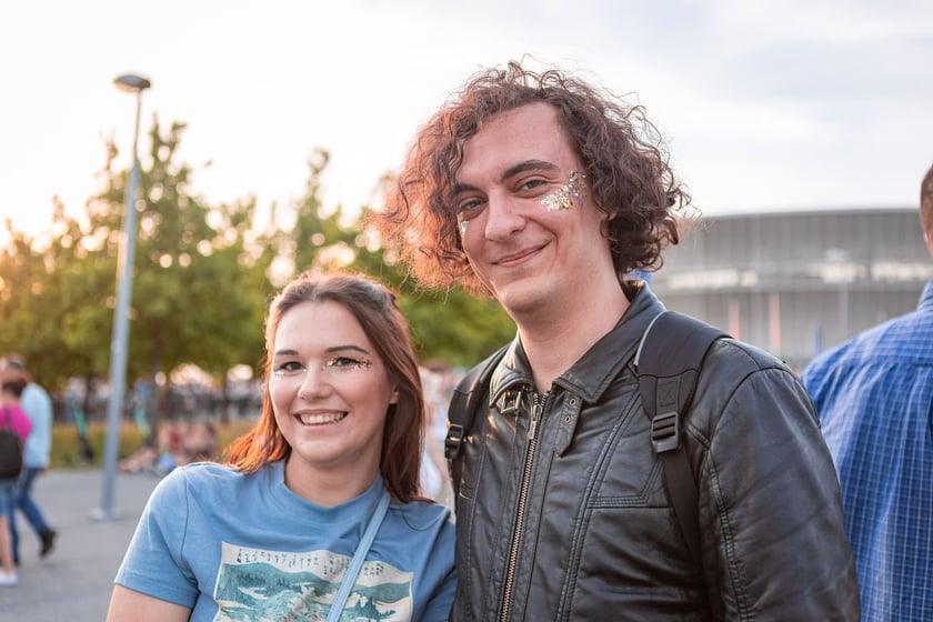 Koncert Dawida Podsiadły na Tarczyński Arena, 08.06.2024. Tłumy fanów ciągną na stadion