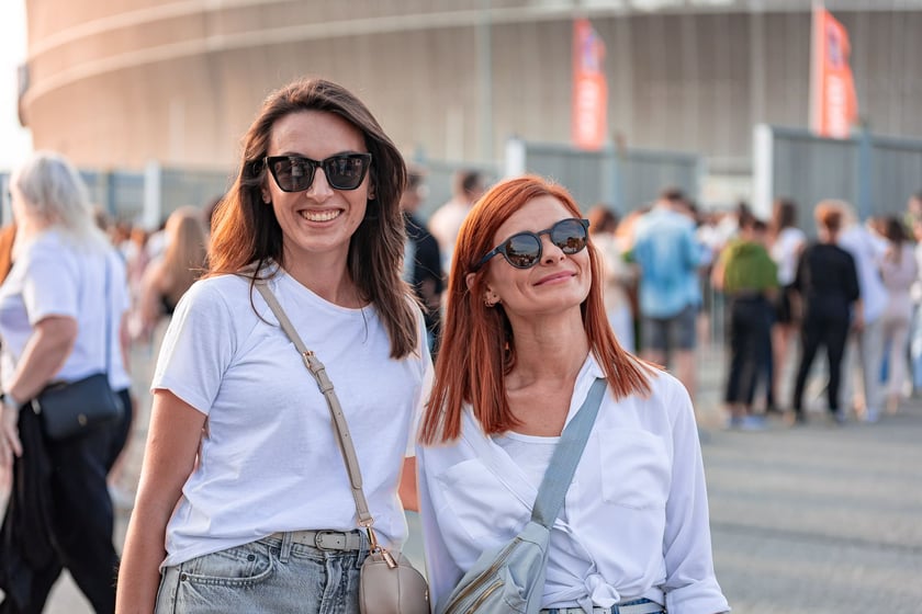 Koncert Dawida Podsiadły na Tarczyński Arena, 08.06.2024. Tłumy fanów ciągną na stadion