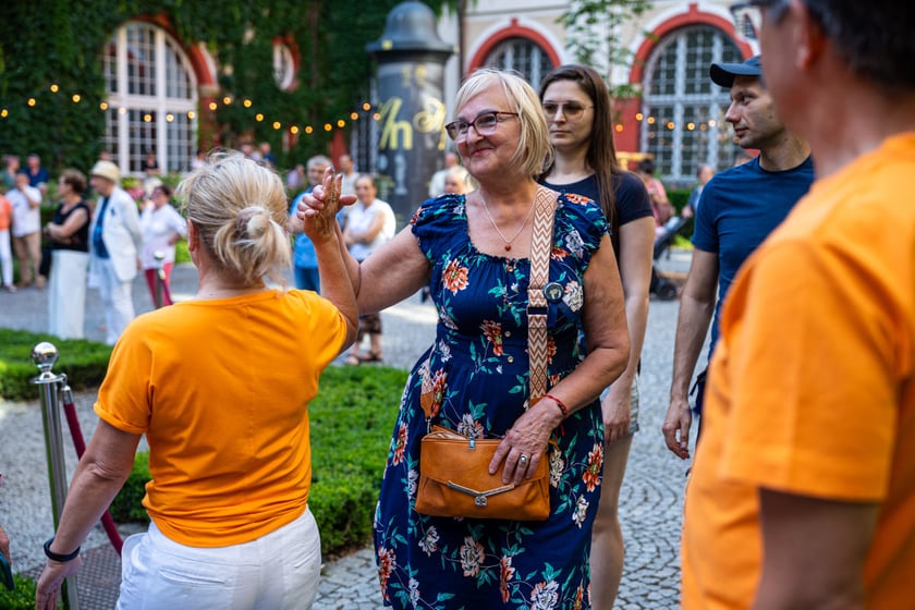 Potańcówka Wrocławska na dziedzińcu Ossolineum. Wrocław, 8 czerwca 2024