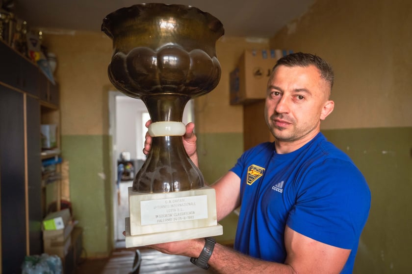 Sportowy klub zapaśniczy Lotnik znajdujący się w hali na Psim Polu przy ul. Bierutowskiej, która została właśnie zabytkiem