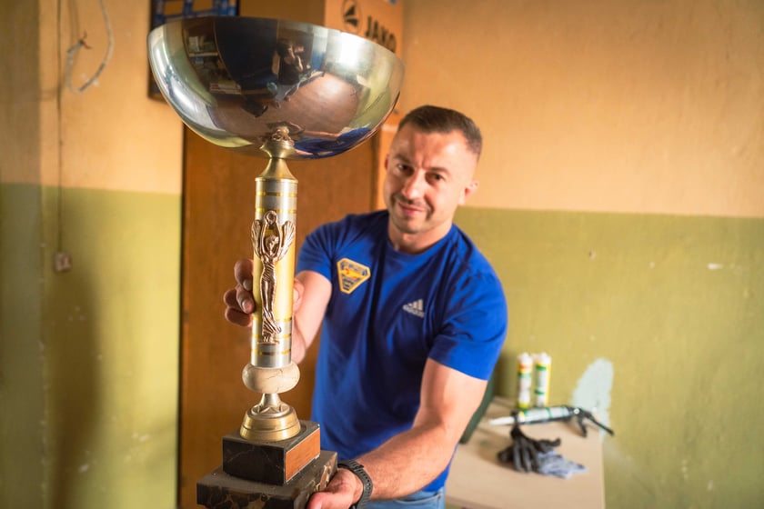 Sportowy klub zapaśniczy Lotnik znajdujący się w hali na Psim Polu przy ul. Bierutowskiej, która została właśnie zabytkiem
