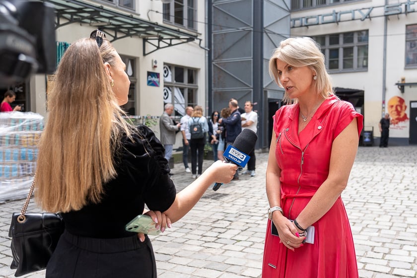 Renata Granowska, podpisanie umowy w sprawie neon&oacute;w, 20 czerwca 2024