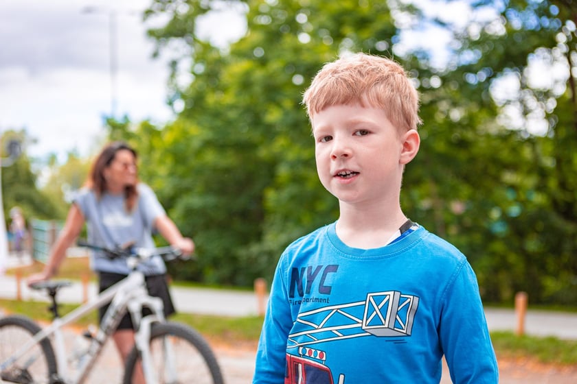 Piknik ZDiUM&nbsp;podczas otwarcia nowej trasy pieszo-rowerowej wzdłuż rzeki Oławy