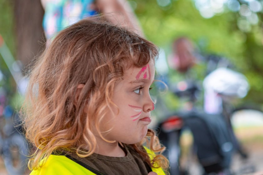 Piknik ZDiUM&nbsp;podczas otwarcia nowej trasy pieszo-rowerowej wzdłuż rzeki Oławy