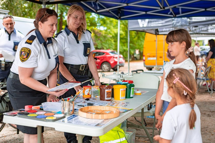 Piknik ZDiUM&nbsp;podczas otwarcia nowej trasy pieszo-rowerowej wzdłuż rzeki Oławy