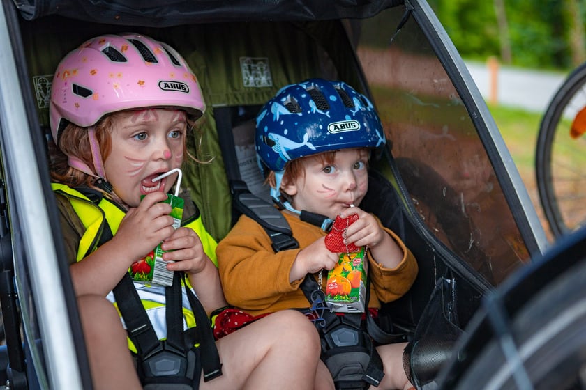 Piknik ZDiUM&nbsp;podczas otwarcia nowej trasy pieszo-rowerowej wzdłuż rzeki Oławy