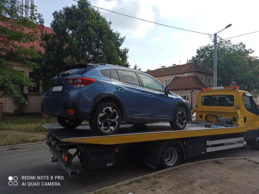 Przykłady niezgodnego z prawem parkowania