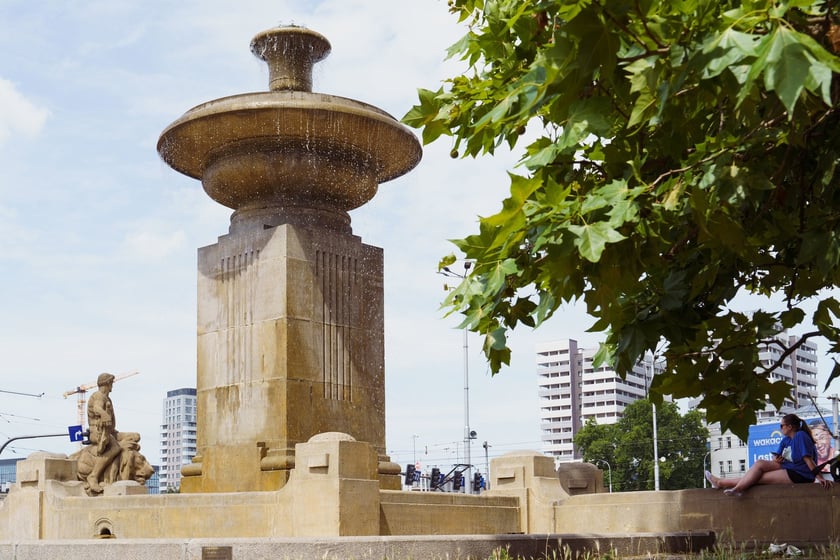 Fontanna Alegoria Walki i Zwycięstwa na placu Jana Pawła II