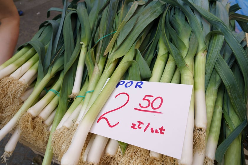 Plac na dworcu Świebodzkim w niedzielę handlową
