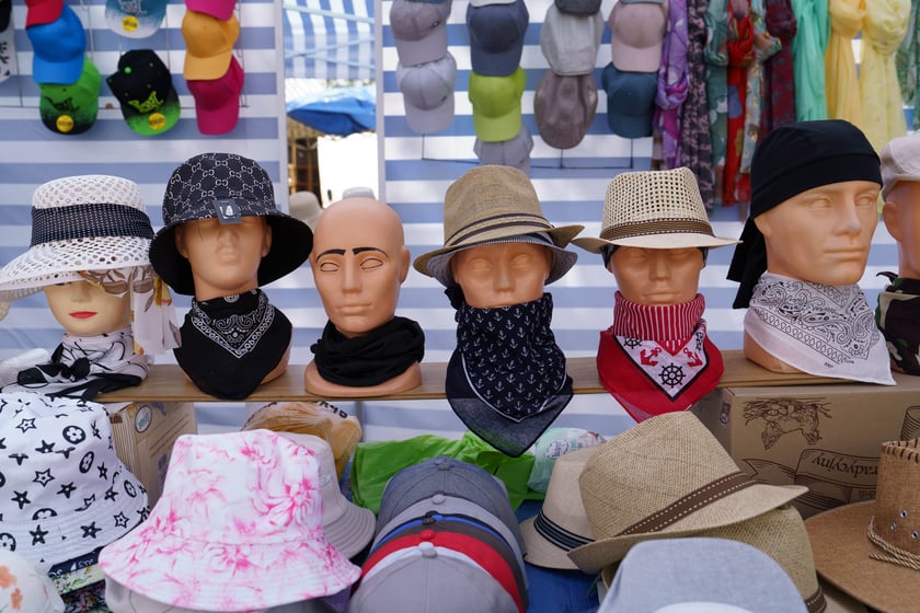 Plac na dworcu Świebodzkim w niedzielę handlową
