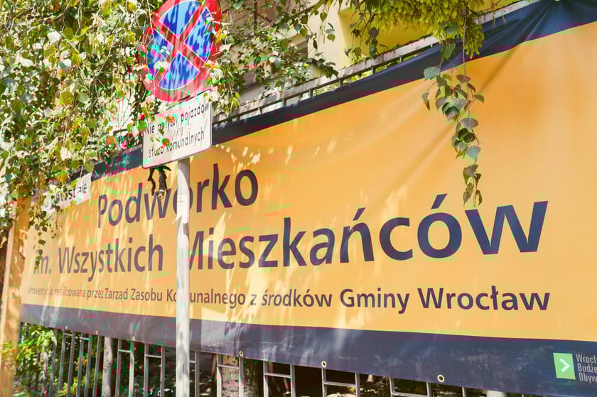 Trwający obecnie remont podwórka na Przedmieściu Oławskim