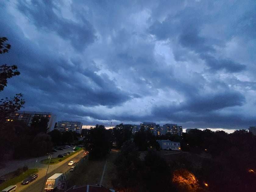 Burzowe niebo nad Wrocławiem 10 lipca