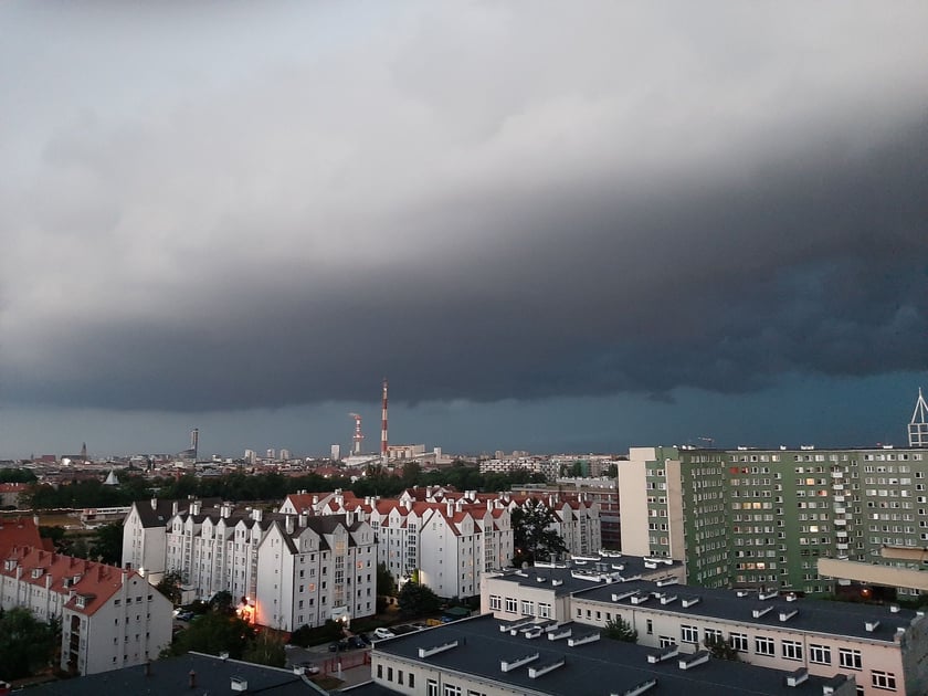 Burzowe niebo nad Wrocławiem 10 lipca