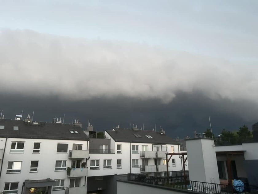 Burzowe niebo nad Wrocławiem 10 lipca
