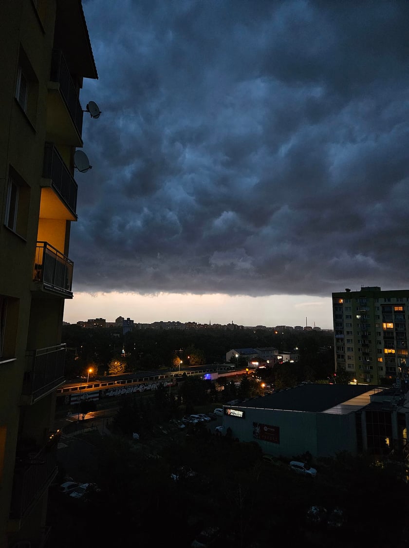 Burzowe niebo nad Wrocławiem 10 lipca