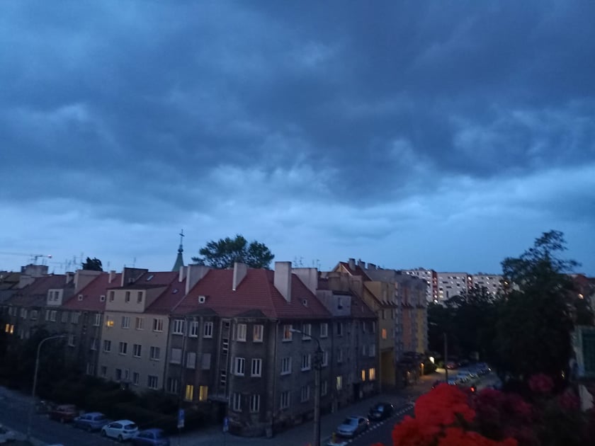 Huby. Burzowe niebo nad Wrocławiem 10 lipca