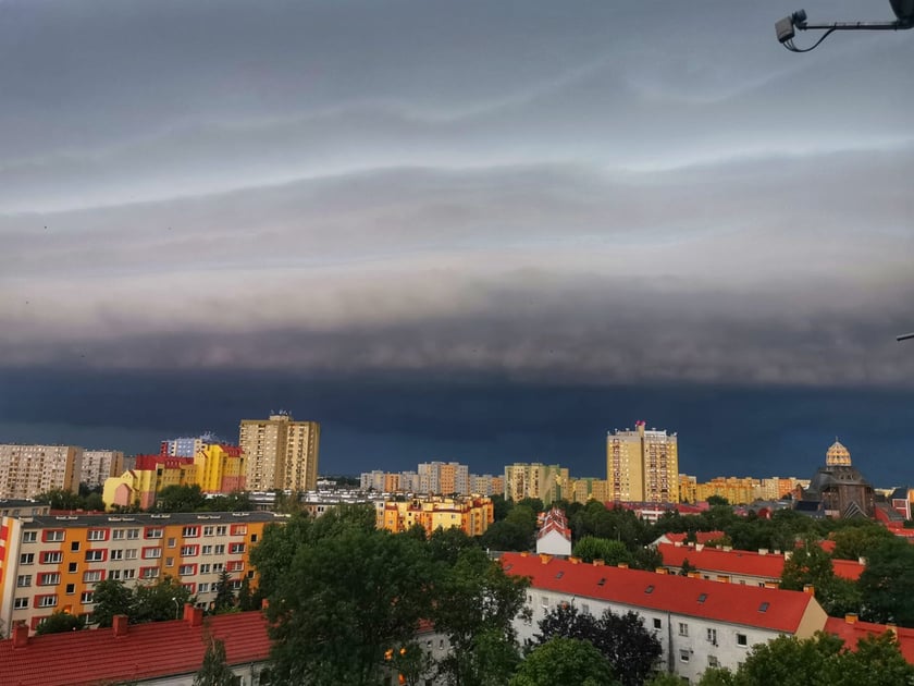 Burzowe niebo nad Wrocławiem 10 lipca