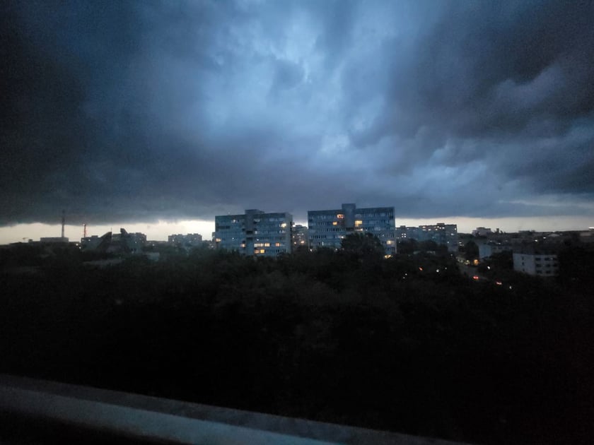 Burzowe niebo nad Wrocławiem 10 lipca