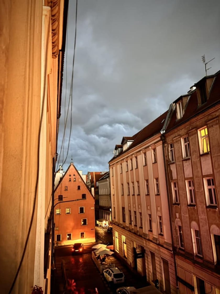 Stare Miasto. Burzowe niebo nad Wrocławiem 10 lipca