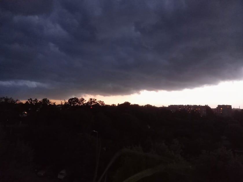 Burzowe niebo nad Wrocławiem 10 lipca