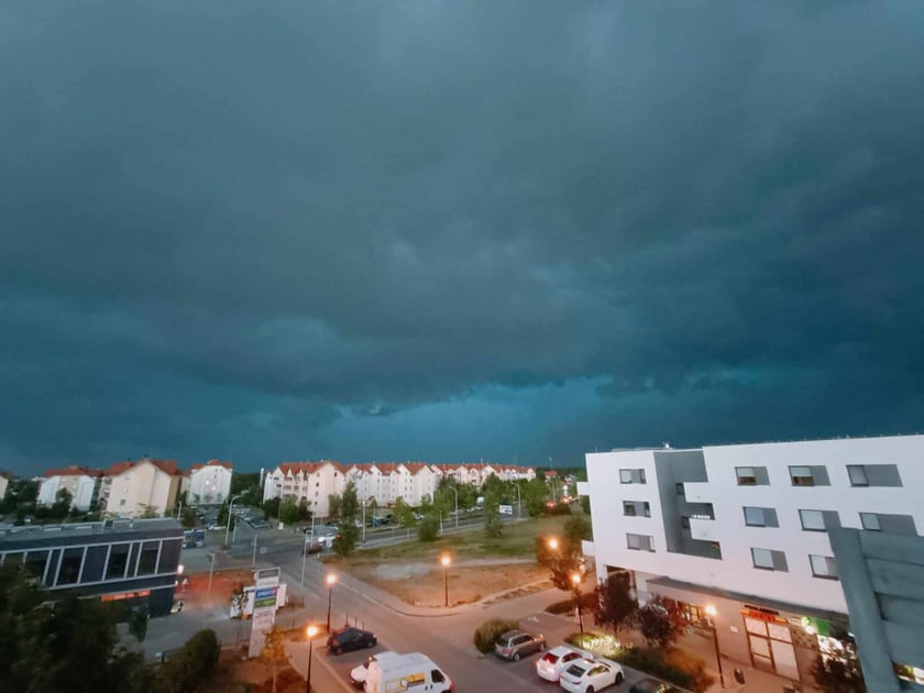 Burzowe niebo nad Wrocławiem 10 lipca