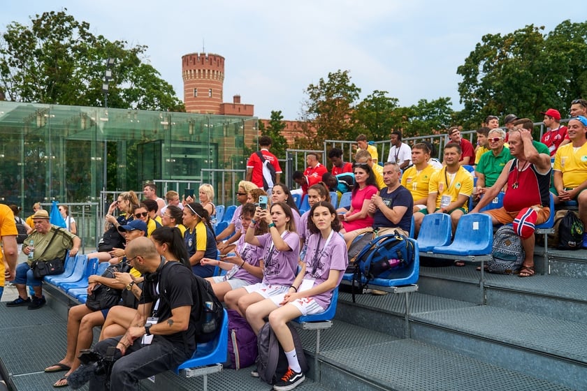 Pierwszy dzień Międzynarodowego Turnieju Piłki Nożnej Ulicznej Os&oacute;b Bezdomnych Wrocław Cup 2024