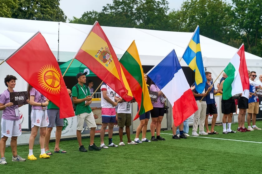 Pierwszy dzień Międzynarodowego Turnieju Piłki Nożnej Ulicznej Os&oacute;b Bezdomnych Wrocław Cup 2024