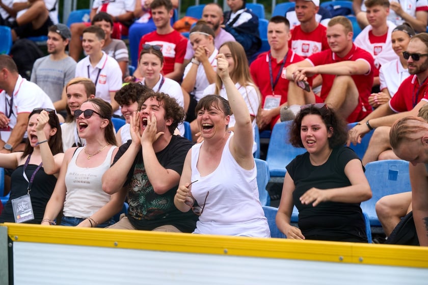 Pierwszy dzień Międzynarodowego Turnieju Piłki Nożnej Ulicznej Os&oacute;b Bezdomnych Wrocław Cup 2024