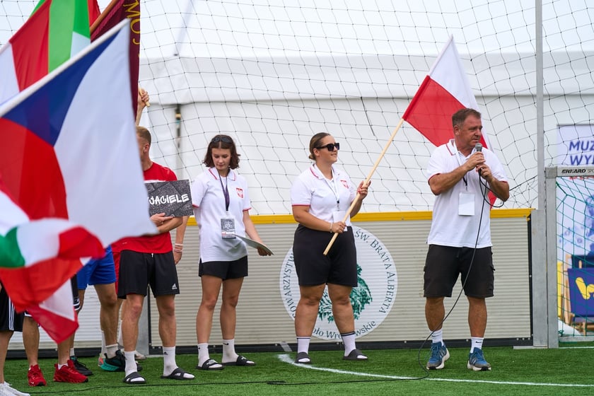 Pierwszy dzień Międzynarodowego Turnieju Piłki Nożnej Ulicznej Os&oacute;b Bezdomnych Wrocław Cup 2024